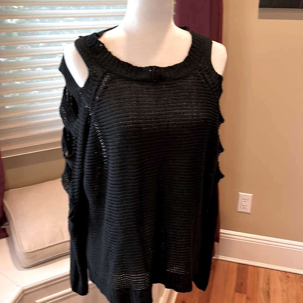 B_envied keyhole Black sweater cold shoulder Sz large